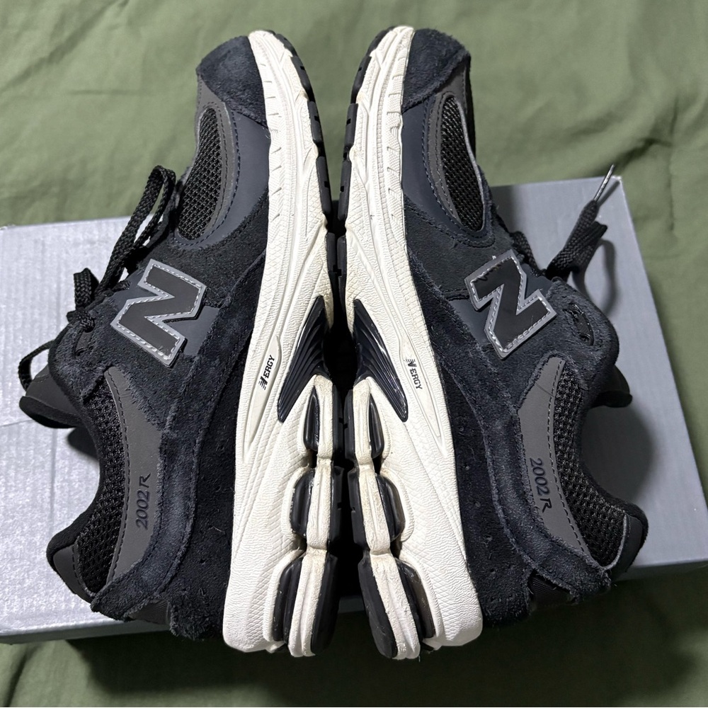 New Balance 2002 size 6.5